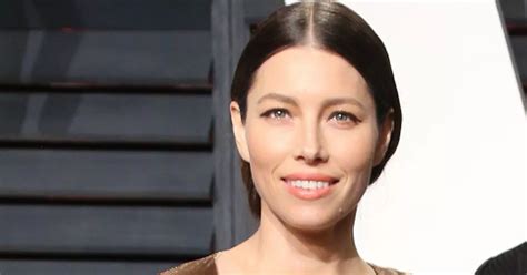 jessica biel nudity|Jessica Biel shocks as she strips naked and murders a stranger。